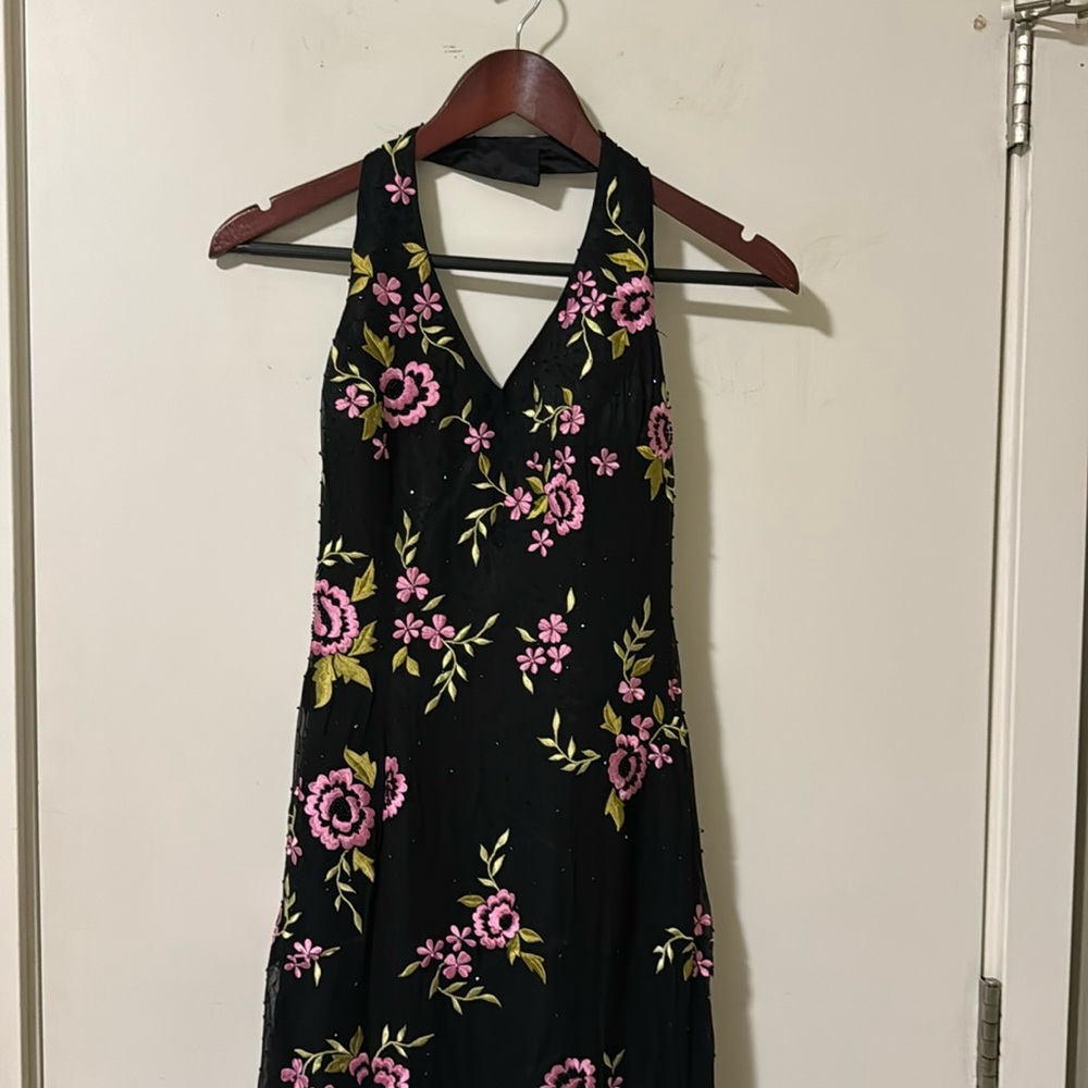 Formal dress with embroidery